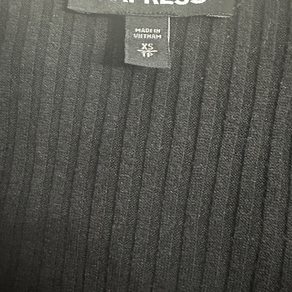 Express Sleeveless Tank Wrap - Picture 3 of 3